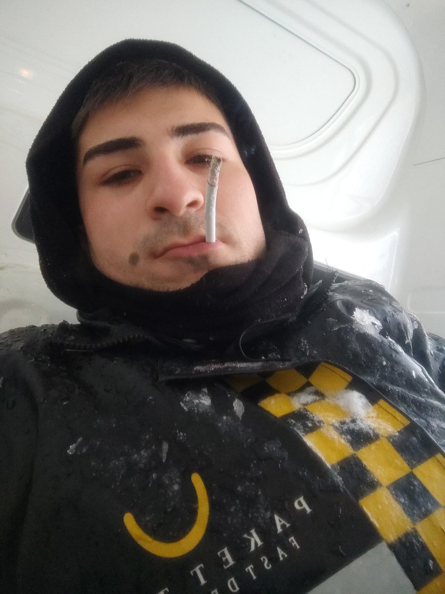 commduk's tweet photo. @AliYerlikaya Valiiii kuryelere tatil yokmuuuu bittik loooo https://t.co/TWzPYDKheK