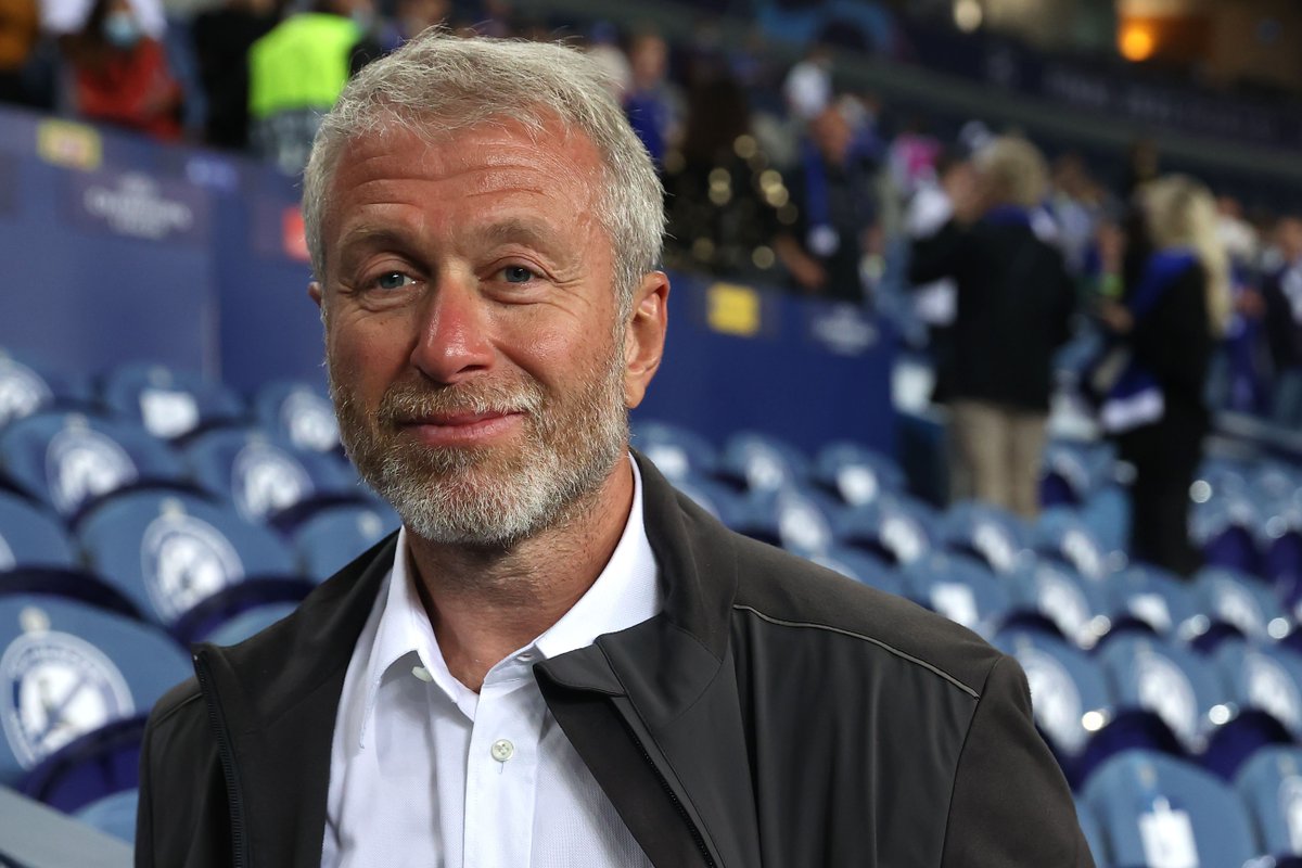 CNNEE's tweet photo. ÚLTIMA HORA 
El gobierno del Reino Unido ha sancionado al oligarca ruso Roman Abramovich, congelando sus activos, incluido el club de fútbol de la Premier League inglesa Chelsea. https://t.co/qRcAHckmjd https://t.co/8jImLvUAF1