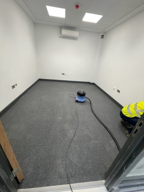 MurphyServices1's tweet photo. Builders Clean To Harrow Depot Working With Kier #builderslcean #harrowdepot https://t.co/QDyzM1Vbtl