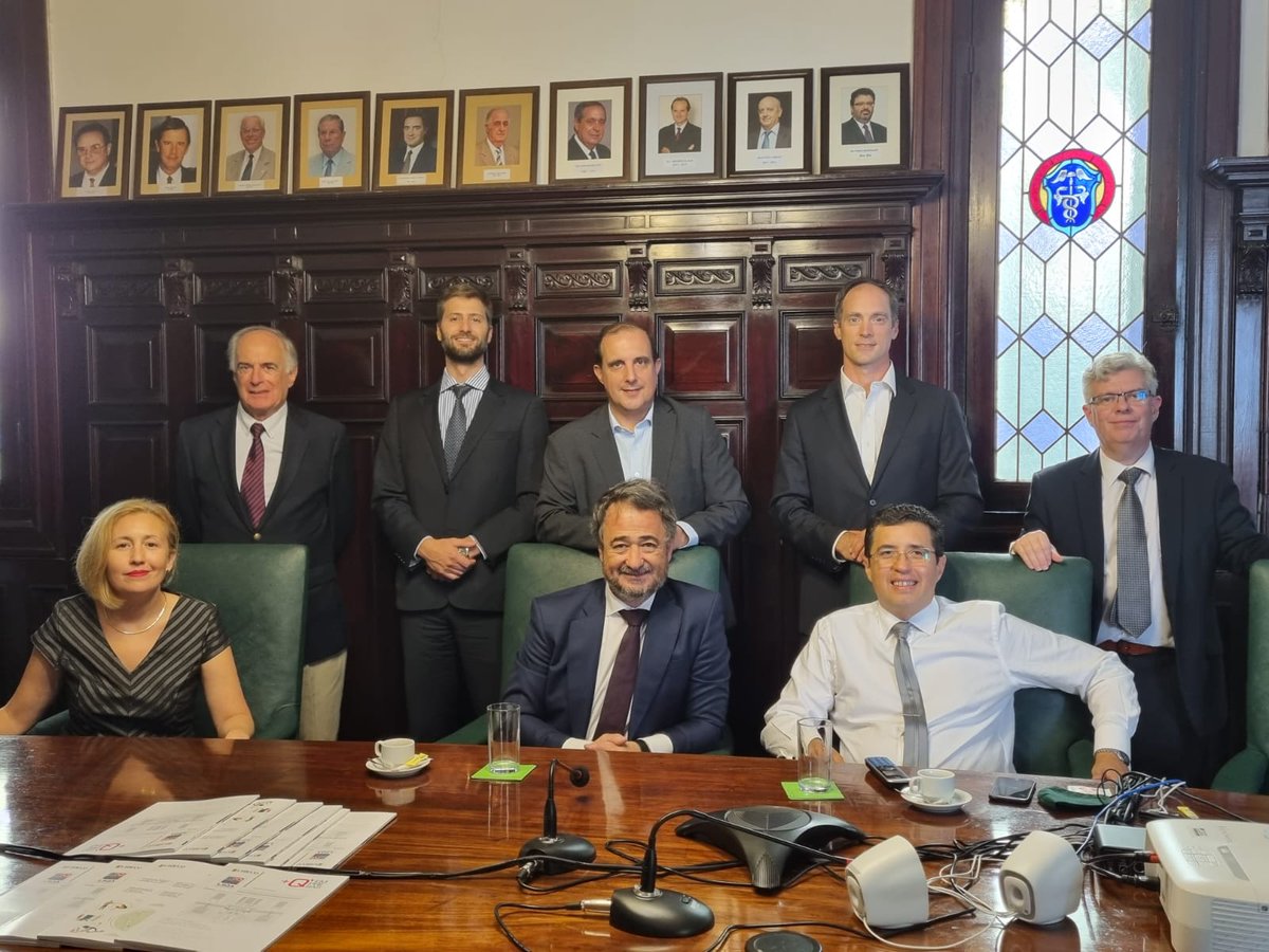CIAR_Arbitraje's tweet photo. Nuestro presidente @JavierIscar visita Montevideo #Uruguay y trabaja junto a nuestro socio @lideco1915 Un encuentro para dibujar los próximos pasos de CIAR en el país y el uso de su #cláusula arbitral. 

#arbitraje #Iberoamérica

https://t.co/s200tkJmf2 https://t.co/1BaE62Lv5g