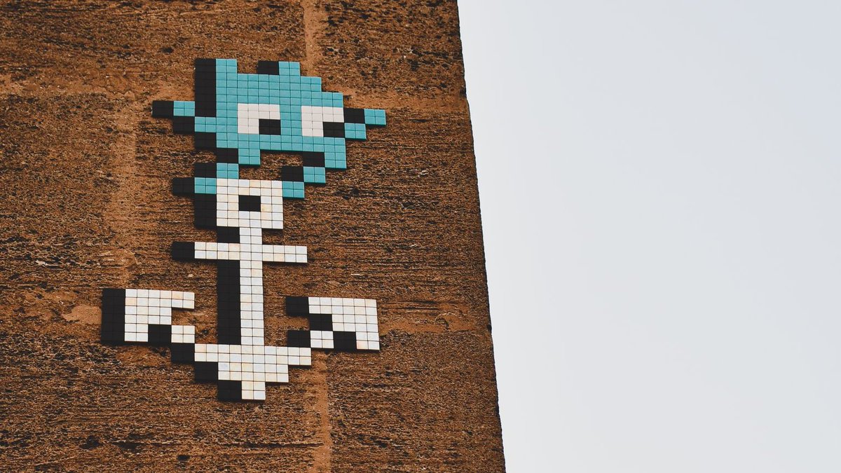 marseille's tweet photo. #DécouvrirMarseille | Un Zizou, un gabian et une Bonne Mère... en mosaïque, vous les avez déjà repérés ? 
Partez à la recherche des "Space Invaders" qui ont trouvé place dans toute la ville ! https://t.co/rFLmcAUIcy