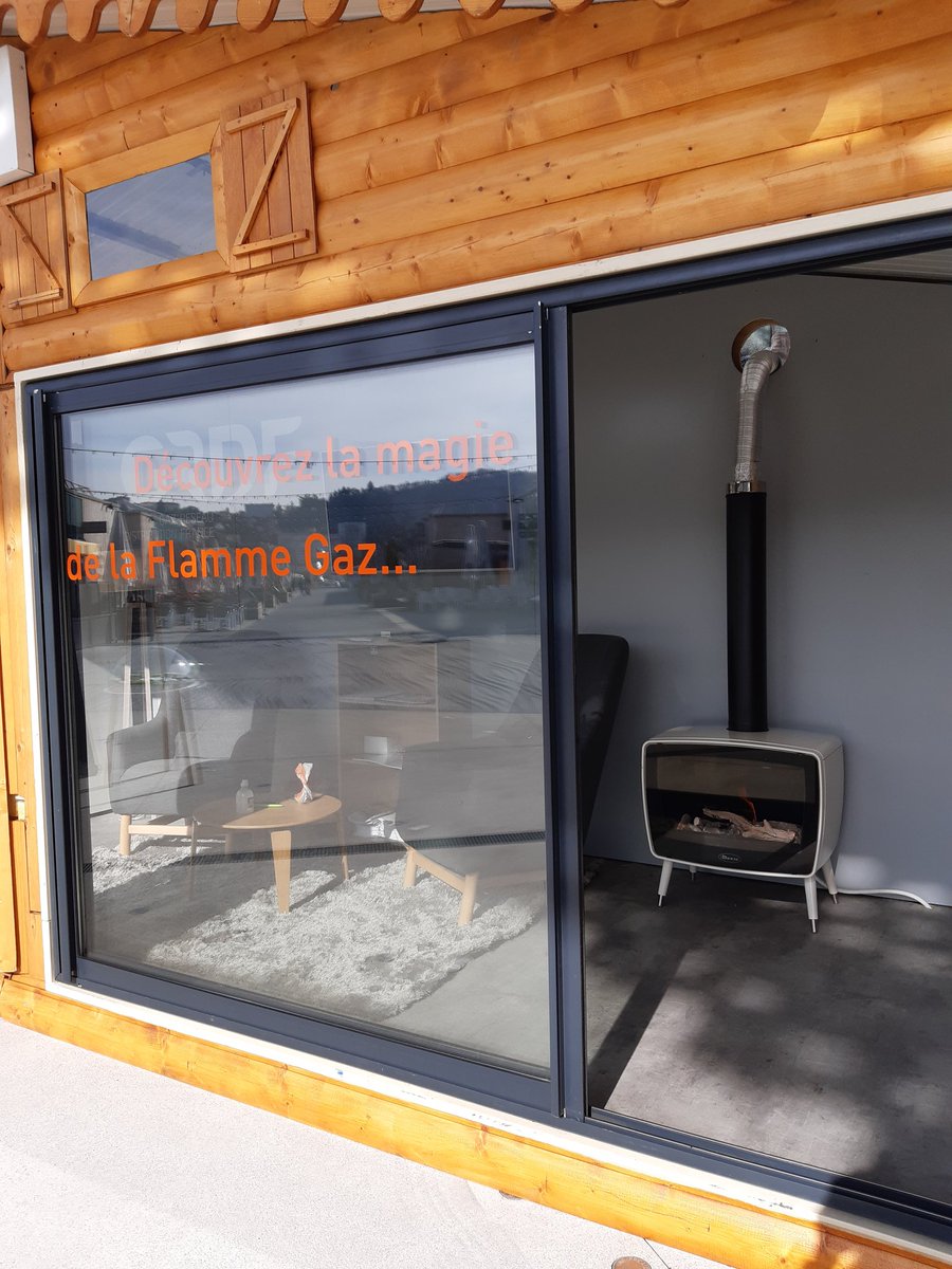 A la rencontre des stéphanois au centre commercial Steel! Venez échanger autour de la Pac hybride et du gaz vert jusqu à samedi. soir.<a href="/PuthodFrederic/">Frederic Puthod</a> <a href="/anglade_sarah/">Sarah Anglade</a> @MarionCarroz