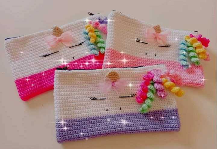ScriccioloHM's tweet photo. Vi sono tanto piaciuti e sono tornati 🥰
.
Pochettine unicornose 🦄
.
🌈 Prenota la tua 🌈
.
#scricciolo #scricciolohandmade #amigurumi #tricot #crochet #pochette #unicorn #unicorno #regalocompleanno #regalomamma #spedizioniintuttaitalia https://t.co/7FGBXmYZ3A