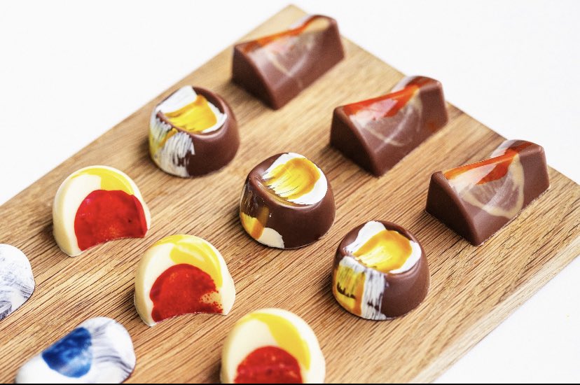 Mother’s Day gift idea
Our Signature Box is now available to purchase online praline.ie
Nationwide and UK delivery or local pick up