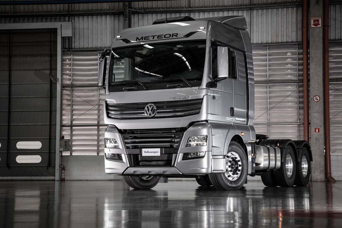 AutomundoArg's tweet photo. 🚛 #Volkswagen presentó el #VWMeteor 28.460 6x2 en #Expoagro2022. Más info con un click aquí 👉 https://t.co/J9bFN3QHb2 https://t.co/M4clLVBrZp