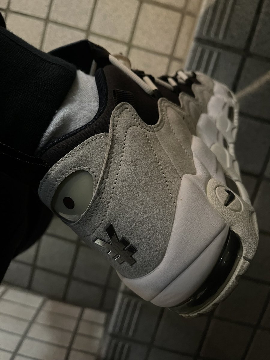 shot_shacho's tweet photo. 皆さんこんばんは、ショットです。
髪切ってパーマかけてスッキリ〜
このスニーカーまじお気に入り🥰
NIKEで円マーク¥ついてる可愛い！ https://t.co/PMInJFzzCJ