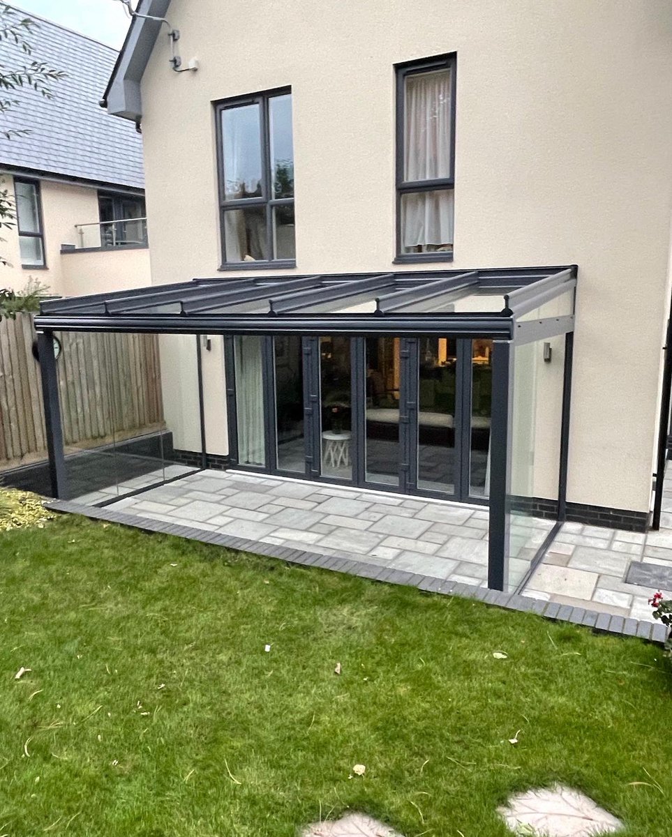 LanaiOutdoor's tweet photo. A Lanai Veranda installation in Clevedon, Somerset.

5 metres wide with a projection of 2.5 metres, with fixed glass to one side and glass doors to the other side.
 
Please contact us on info@lanai-outdoor.co.uk with any enquiries.

#Lanai #Veranda #OutDoorlife https://t.co/9wtNOel9gw