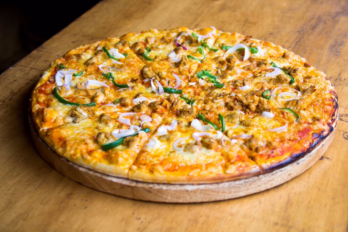 PizzaGoUG's tweet photo. It’s pizza time....Treat yourself to our chicken pizza at only 35k.😋

Order Now! DM or call 0780 262 230 or 0759 945 442.
#pizza #pizzago #pizzalover https://t.co/lvRzBp5Xik