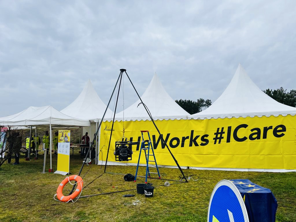 AgencePJC's tweet photo. #(S)heWorks#Icare c'est reparti sur @a63_landes! #TeamPJC au taquet pour cette 5è édition dédiée aux hommes et femmes acteurs de la sécurité sur l'autoroute... avec des nouveautés : culture, atelier posture et santé etc.. A découvrir Aire de Magescq Ouest ! #préventionroutière https://t.co/akunaL2eoa