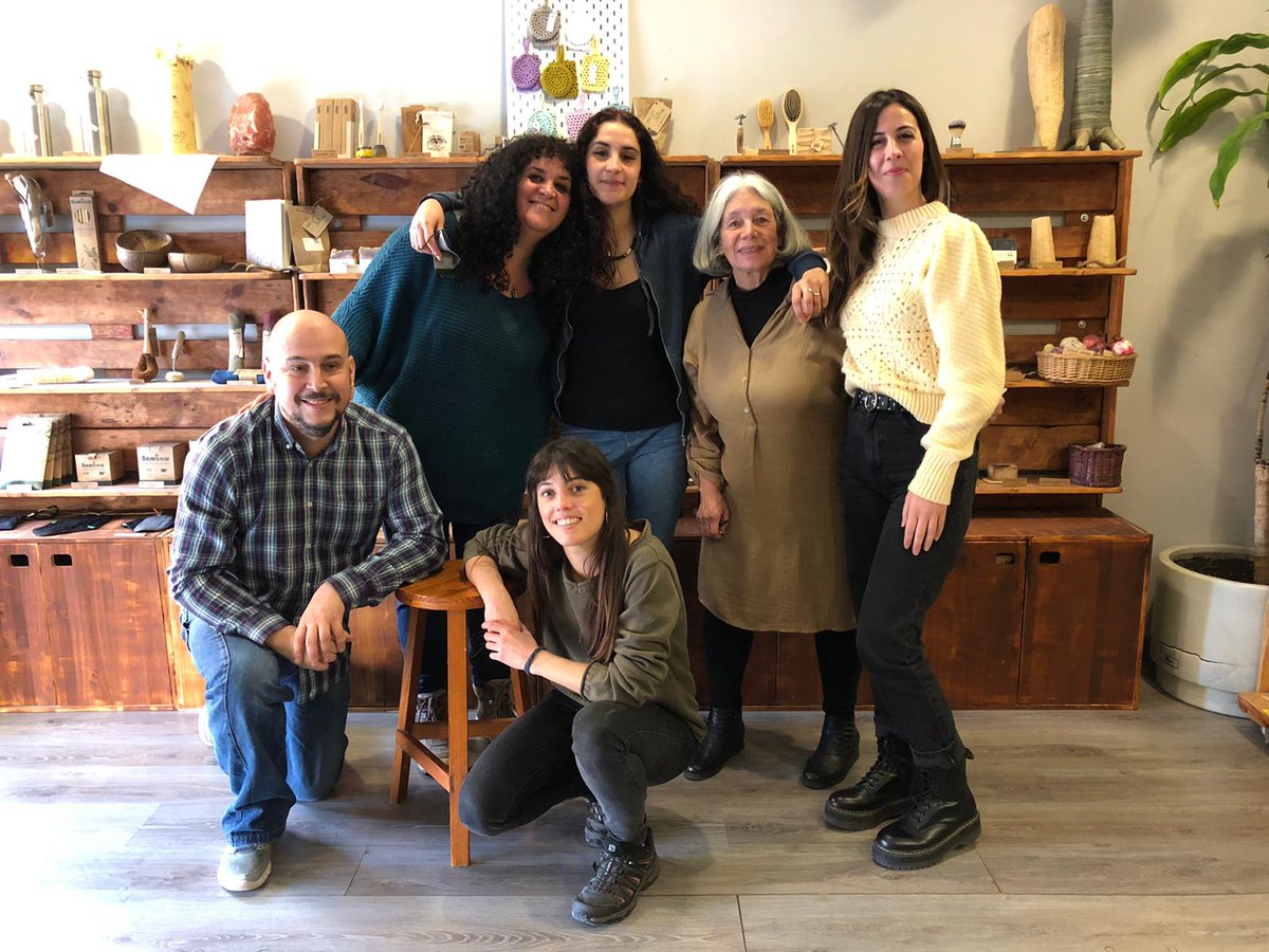 Distrib_AGranel's tweet photo. Avui A Granel celebrem 5 anys! Molt contentes de poder dir que seguim presents, malgrat totes les dificultats, i oferint els nostres productes per fer aquest un món una mica més sostenible. Gràcies a totes les que ens doneu suport!! @EndemicBiotech @BambawZeroWaste @floppcareli https://t.co/5cnMu7V7pV