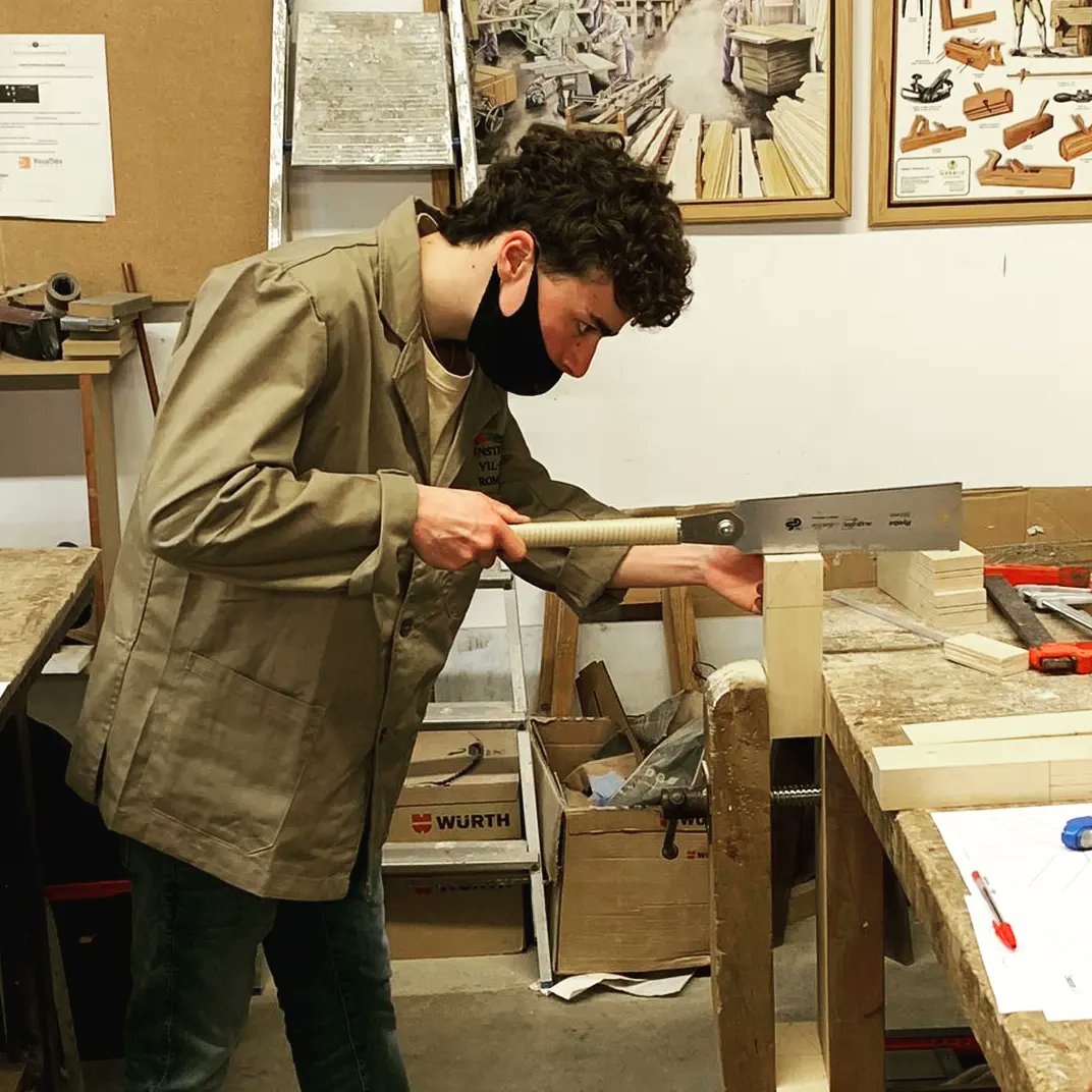 fustavromana's tweet photo. Participació de 4 alumnes de l'@InstitutVRomana al XIX Concurs d’Aprenents i estudiants de Fusteria organitzat pel Gremi de la Fusta de Terrassa. Molta sort a tots els paricipants! #wood #fpfusta #fusta #CFGM @ajlagarriga @educaciocat https://t.co/3ey6l2XqQa