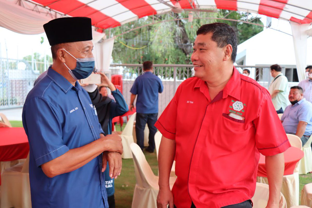 CkgAbdAziz's tweet photo. Bersama Abah kita iaitu Tan Sri Muhyiddin pada pagi ini. 

#DemiBangsaJohor #Johor #PRNJohor #PerikatanNasional #MuoSederap #MaharaniPrihatin https://t.co/AEpXFiDaTJ