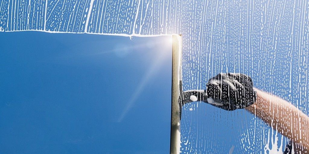 #TemcoAtTen Make sure your office windows are shiny and clean.  We can mange your #windowcleaning at any height in the safest and most cost effective way possible.  Get in touch or download our brochure bit.ly/3sHn9f7
#professionalcleaning #officecleaning