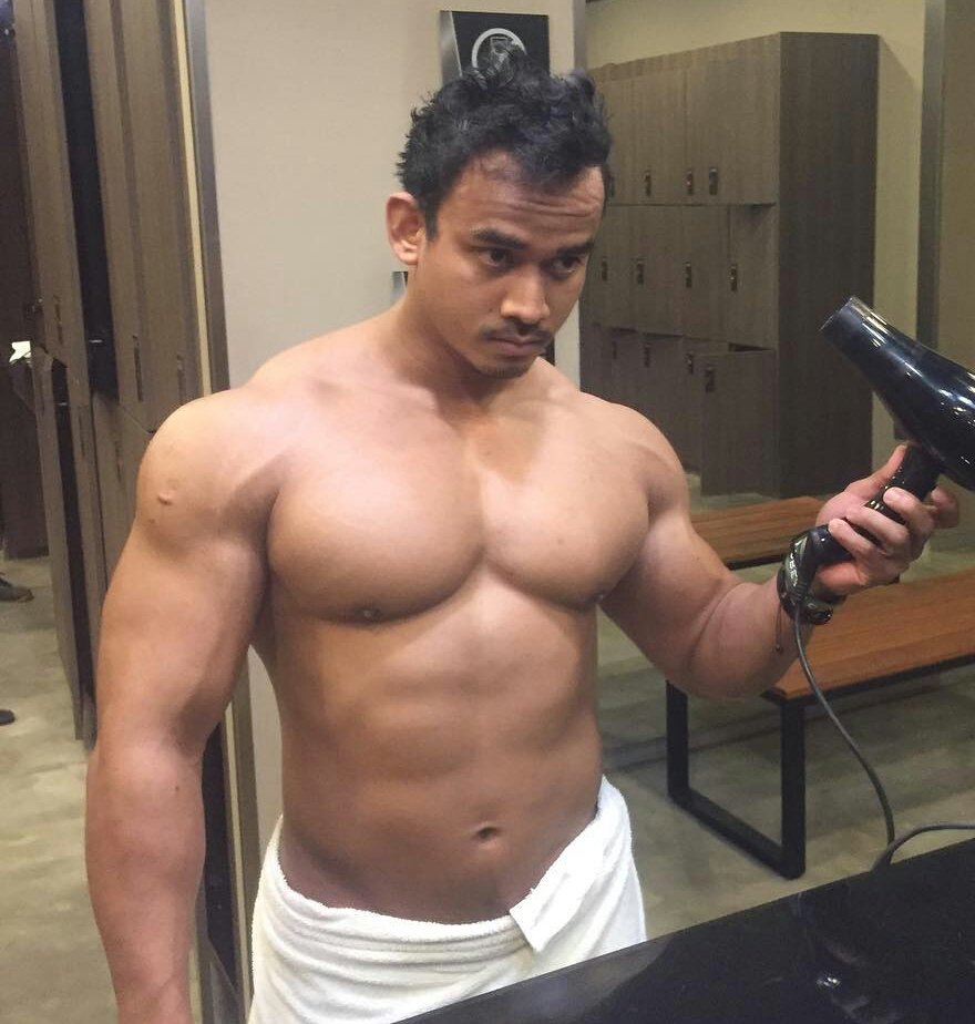 AmazingMuscular's tweet photo. Towel https://t.co/khI5Tyy16n