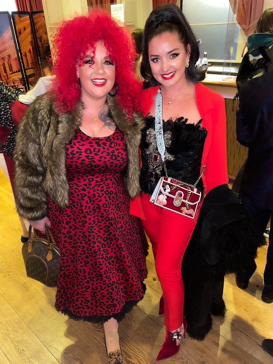 soundslikerara's tweet photo. @MonroseEmma what a lovely picture @LondonPalladium ❤️👗 https://t.co/aYfY5Q3p2T