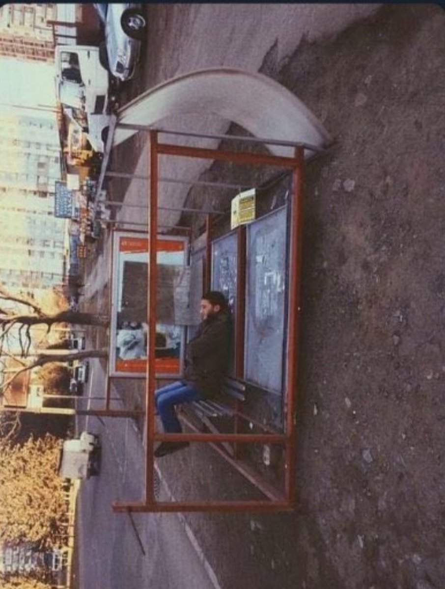 1YeraltiSakini's tweet photo. Bak bu şarkı senin için bi göğe bakma durağı https://t.co/jRWHkU2eXU