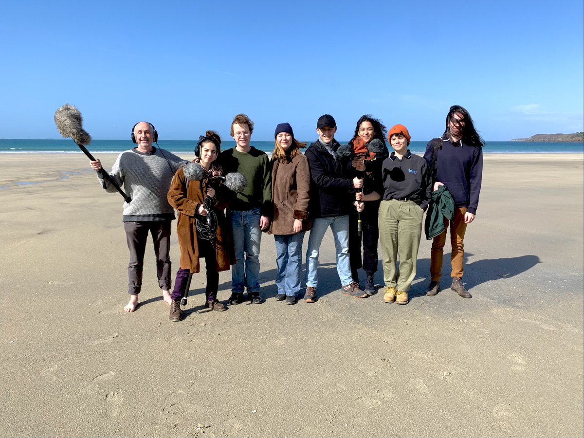 Crayons, micro et enregistreur à la main, ils parcourent les sentiers de la création sonore... Ce workshop d'écriture est un moment de recherche-création sur l'apport de l'écriture créative dans la #recherche
Restitution ce 11/03 à 14h à la BU Lettres

ow.ly/CsLw50IfNtw