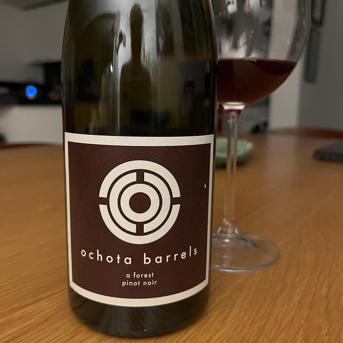 Delicious and vibrant Pinot from the much-missed Taras Ochota. So much energy and life in the glass. Pity I only had one bottle. 
#ochotabarrels #pinotnoir #adelaidehills #minimalintervention #yum