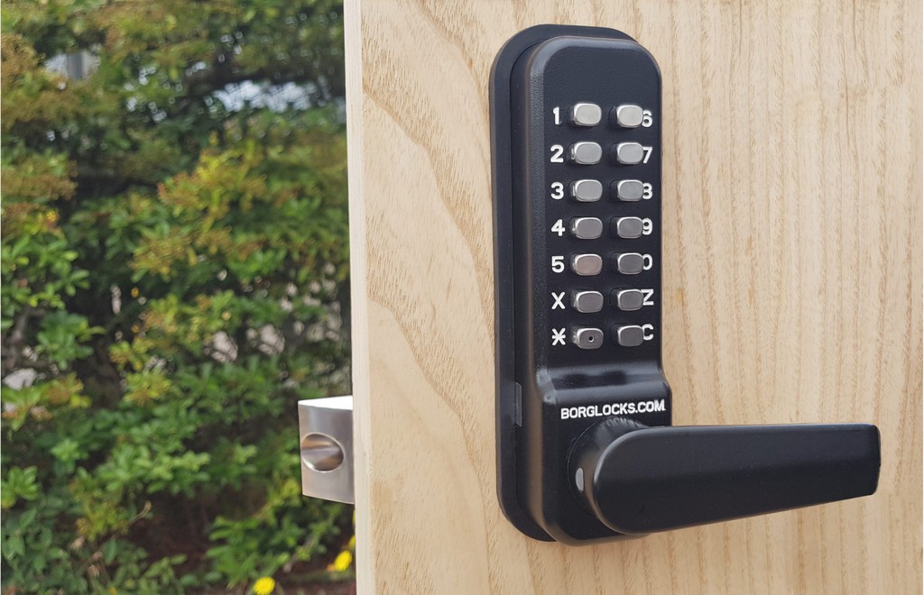BorgLocksUK's tweet photo. The BL4409 MG Pro ECP is the ultimate lock to control access to your property. Available in our improved Marine Grade Pro 2 surface coating, it has been extensively salt spray tested in excess of 1,000 hours.
Read more π https://t.co/jZmyWNIJTJ
#CombinationGateLocks https://t.co/EqjO8uu6Og