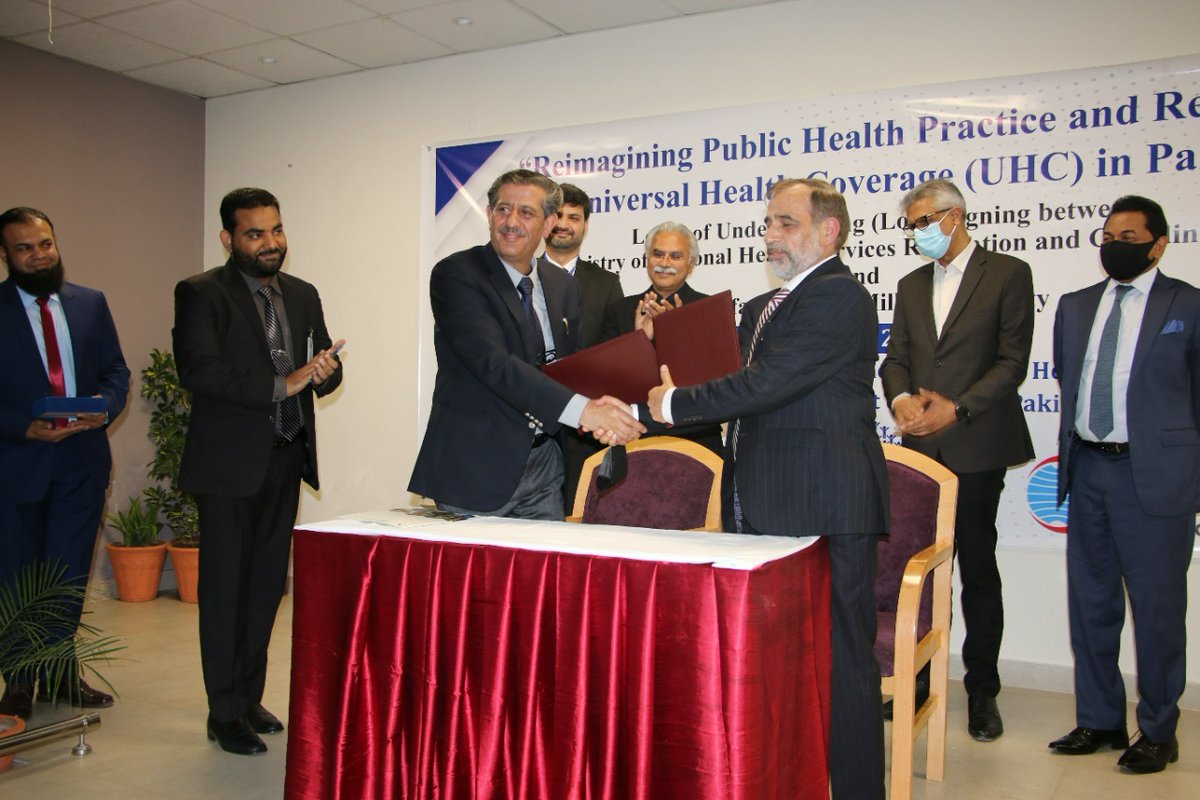gihdofficial's tweet photo. 6/13 “To achieve timely &amp; meaningful progress towards achieving #UHC, the role of private sector medical teaching institutes as an equal partner with the public sector is inevitable &amp; can’t be overemphasized” @fslsltn at #LOU signing ceremony btw @nhsrcofficial &amp; @STMU_Official https://t.co/xRmqUDgQmj