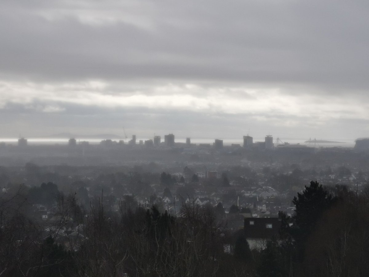 welshfox21's tweet photo. @DerekTheWeather looking over to Cardiff from wenallt https://t.co/6cdcV7yb1h