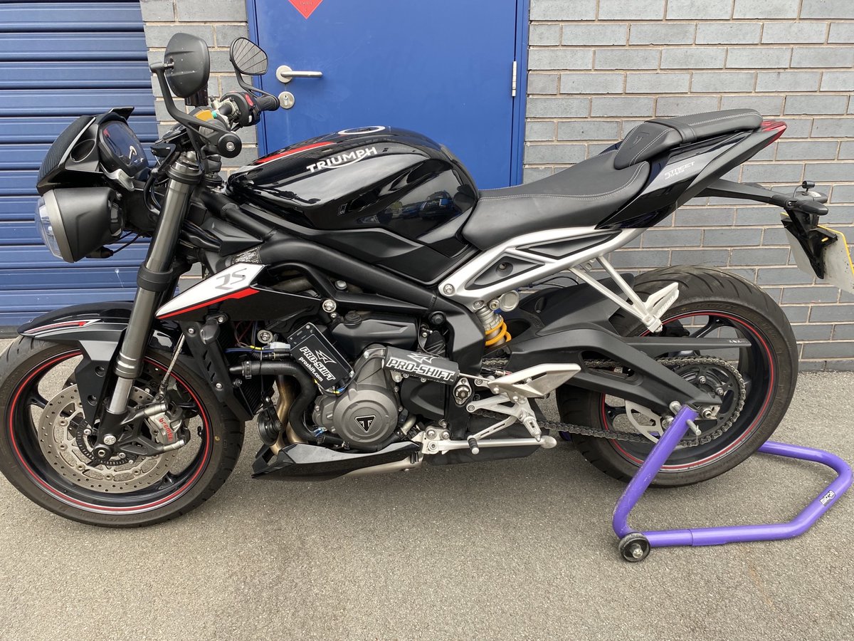 ProShiftT's tweet image. Triumph 765 Street Triple RS, newly equipped with the Pro-Shift PSU System 🤩

#proshift #shiftyourexpectations #upgradeyourride #triumph765 #streettriple #psu #electronic #gearshift #upshift #downshift