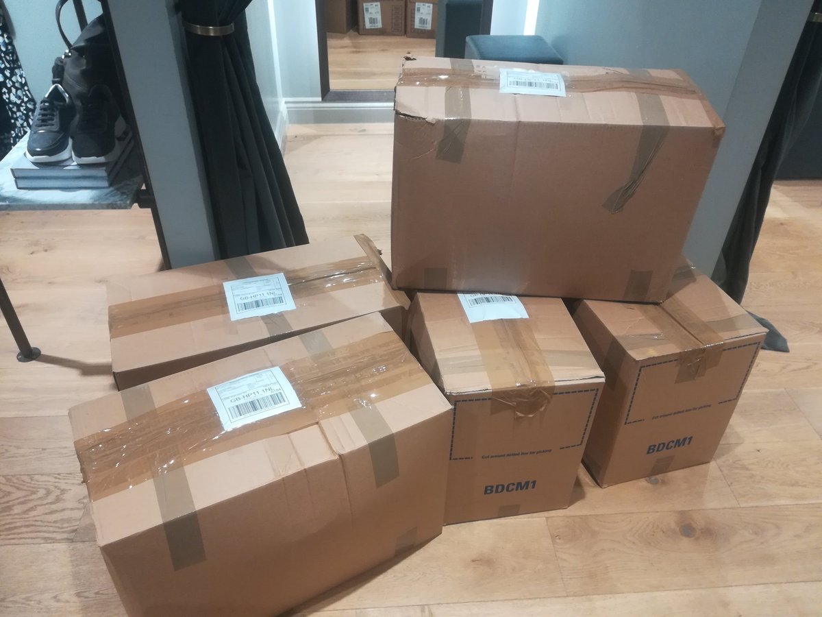 SophiaR1985's tweet photo. Donations all packed up and ready to go to Ukraine. Hope these items are in someway helpful in supporting the people of Ukraine, in these incredibly difficult times. Our thoughts and prays go out to all who are affected. ❤️❤️❤️ @WeAreMV_ @KathrynCumings @Hillerspal https://t.co/PYlFNw5OHM