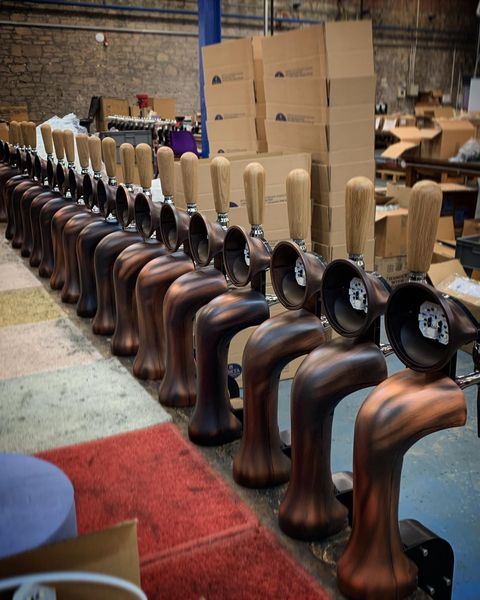 portafonts's tweet photo. Our Antique Bronze font finish looks truly remarkable on this S-Type Chameleon production run! Complete with Type 3 wooden handles.
Contact sales@porta.co.uk for your quote today
#beerfont #beertower #beerdispense #craftbeer #beersontap #beerequipment https://t.co/WZX7Ej5QDA