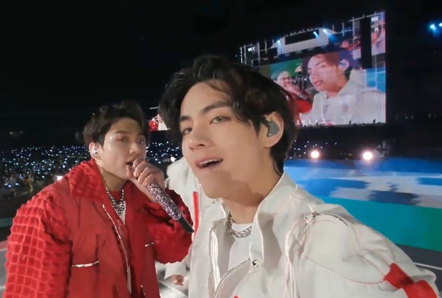 vgukayo's tweet photo. OH MY GOD TAEKOOK https://t.co/fSURJyPSkn