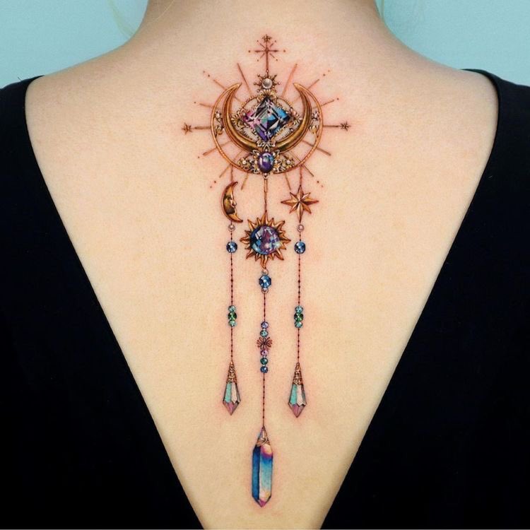 Twitter 上的 BRILLANTE INSPIRACIÓN："En la actualidad no podemos negar que el tatuaje está de moda, y aunque tatuarse joyas y piedras preciosas no es monopolio femenino, sí que es cierto que nosotras