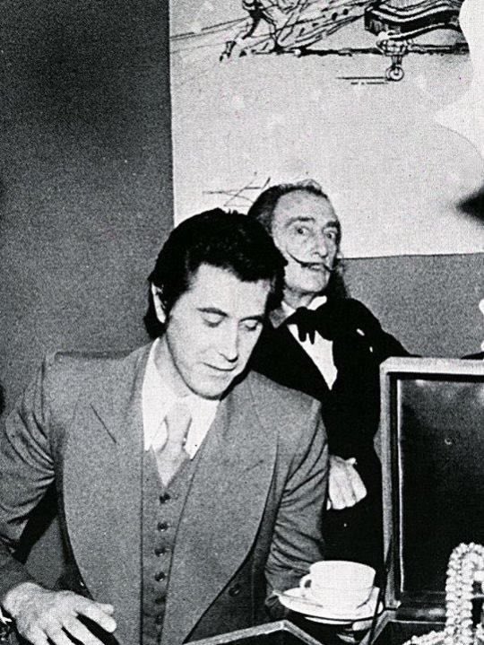 GalvinShane's tweet photo. Glam Rock Stars with Salvador Dali and Col. Sanders https://t.co/8vxAOkhGLv