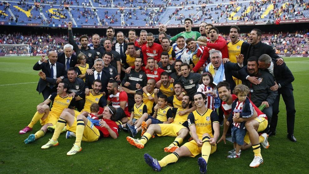 imcallednatt's tweet photo. Me hizo probar su veneno y ahora no puedo con la maldición ❤️🤍 https://t.co/mKqIddJLiG