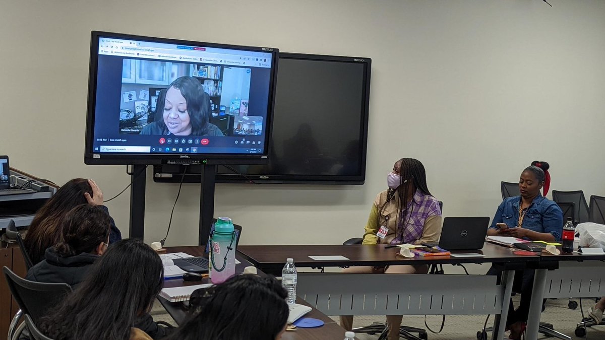 Khrissy0329's tweet photo. Thank you @edwards_demedia for speaking life into our Team One Instr Specialists and Literacy Coaches this morning! @DrCrystalWatson
@ThePowerofTeam1 https://t.co/mHriWUZQky