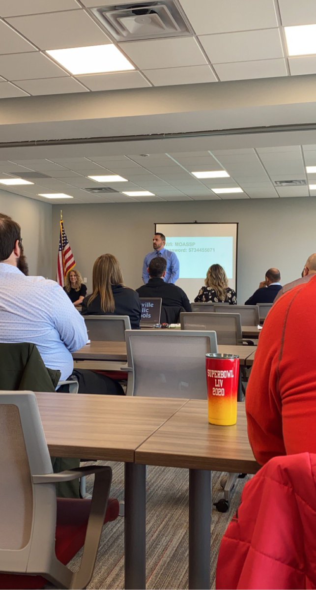 TheeCoachMiller's tweet photo. Getting a warm welcome from a familiar face at the NEMOASSP Aspiring Principals Conference! @AlexVanDelft @KCR1SCHOOLS https://t.co/P5noCP7DGM