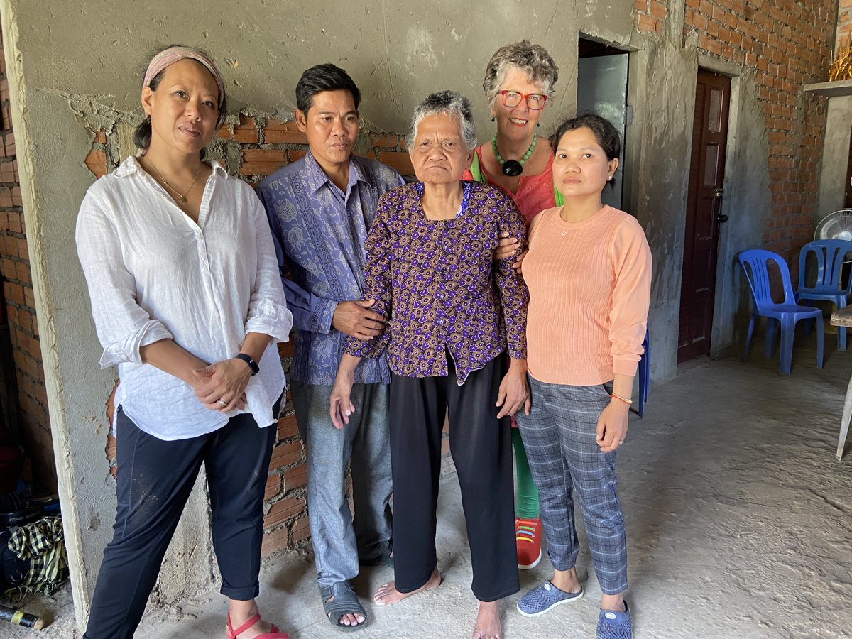 lidamix's tweet image. 💔Families torn apart by war and disconnected from cultural roots - tragically all too familiar. 48 years after Cambodia's civil war, I'm still looking for family and set up DNACambodia to help others find lost ones. Thank you for your support🙏dnacambodia.com/Donate/