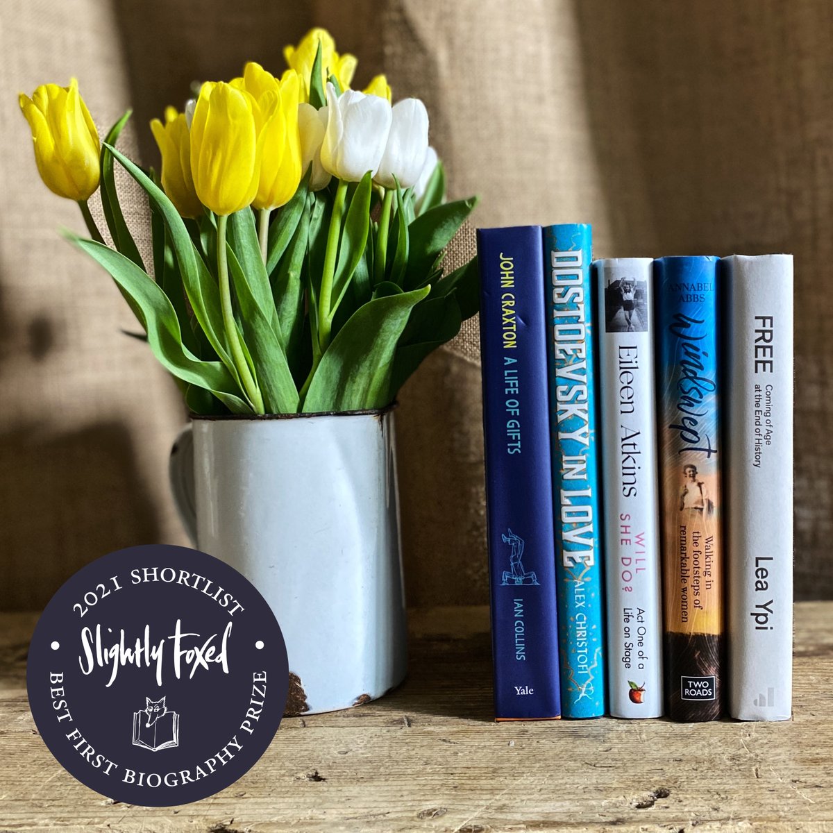FoxedQuarterly's tweet photo. ‘Five books with startlingly different landscapes & mindscapes: working men’s clubs, Texan plains, Soho dives, Russian prisons, Albanian sitting-rooms . . Striking proof of the imaginative expansion of biography’ || @susannahclapp on #FoxedPrize shortlist
https://t.co/zAlXQTjIPu https://t.co/vbXUXHm2vM