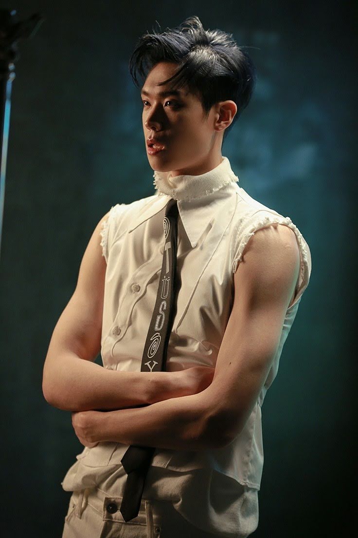 LifeDemian's tweet photo. [🍊] E o mais votado com 19% dos votos:

-ERA 'LOVE%' - LOOK 2

(esse é A perfeição😍)
#HAPPY_DEMIAN_DAY #Demian2ndDebutAnniversary #2YearsWithDemian #DEMIAN #데미안 
@DemianStaff https://t.co/qdrDrhDs6s