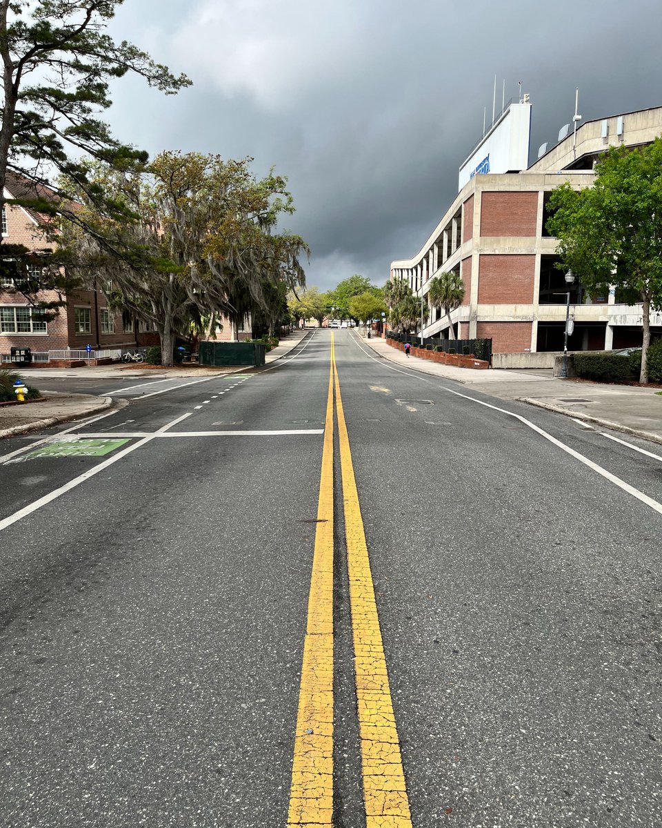 ufalumni's tweet image. ⁣That feeling you get during spring break. ⠀
⠀
#SpringBreak #EmptyCampus #GatorNation