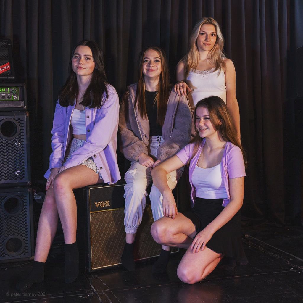 📸🌸

#nusoulunion #girlband #brighton #youngmusicians #singersongwriters #vocalits #fourgirlsandaband #nusoulstudios