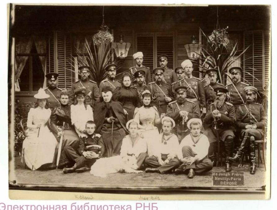 10 марта 1845 г. родился Император Всероссийский Александр III. 
"Император Александр III и императрица Мария Федоровна в кругу членов императорской фамилии". Ливадия
Фотоателье «De Jongh Freres»
1891 г.