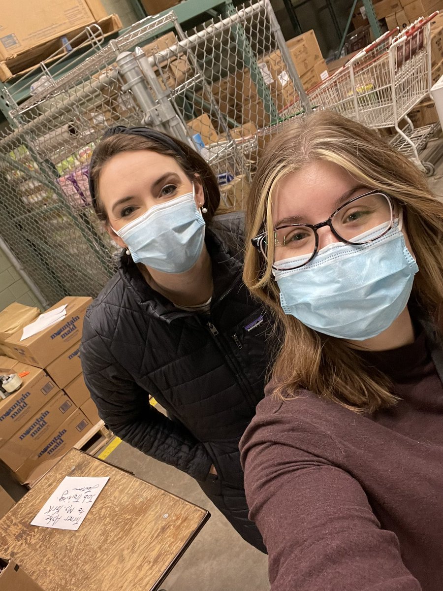 Happy National Pack a Lunch Day! T-0622 volunteered at The Toledo Seagate Foodbank to pack lunches for our local veterans! #G195Cares #Care #Community <a href="/TGT_Angel/">Angel</a> <a href="/aleahmarie19/">Aleah Jacinto</a> <a href="/JordanOrians/">Jordan Orians</a>