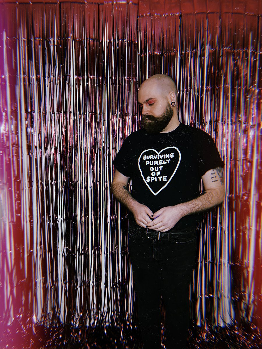 HolidaysMusic's tweet photo. 𝓛𝓸𝓿𝓮 𝓢𝓱𝓸𝓽𝓼 (Anniversary Edition) out Friday! ✨
Pre-save: https://t.co/MWMmNiCfdb 🎶 https://t.co/gcCh9XMR9s