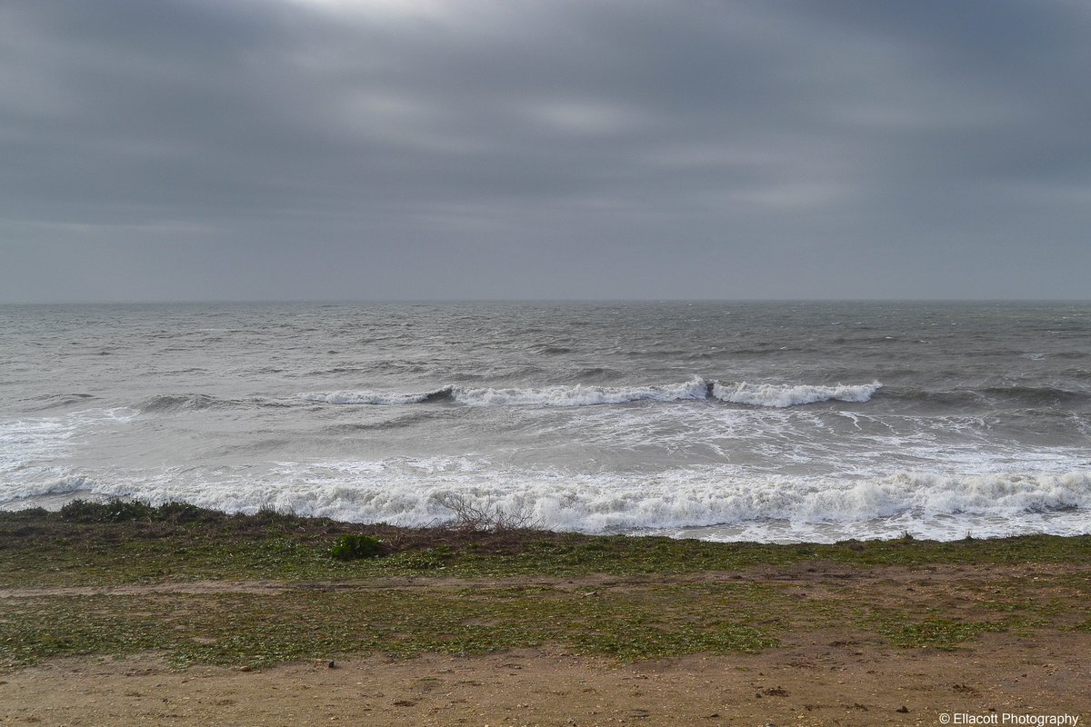 EllacottPhoto's tweet photo. Taken 16/2/2022: Milford on Sea, Hampshire #beach #landscape #travelphotography #photography https://t.co/rntjddof0y