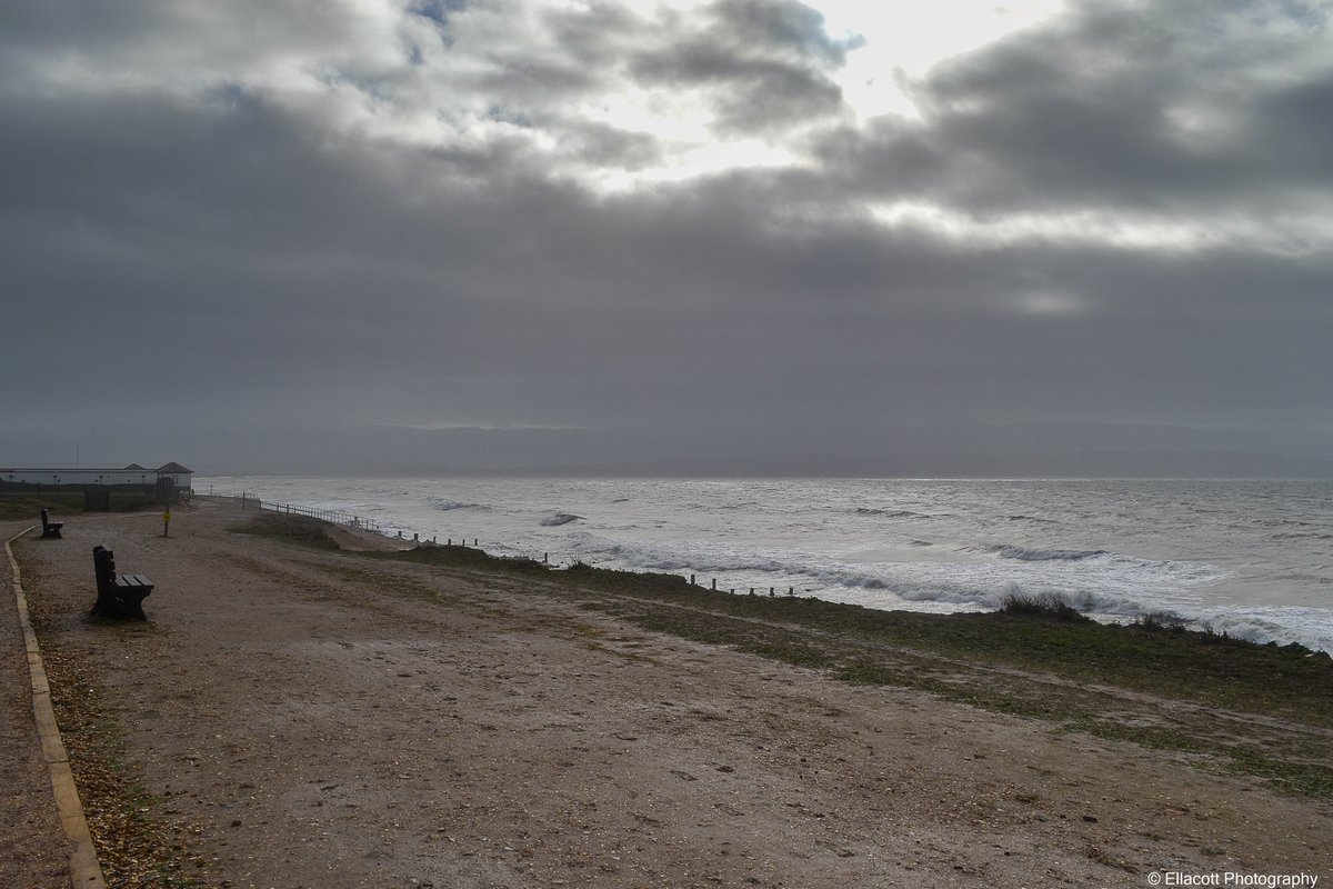EllacottPhoto's tweet photo. Taken 16/2/2022: Milford on Sea, Hampshire #beach #landscape #travelphotography #photography https://t.co/rntjddof0y