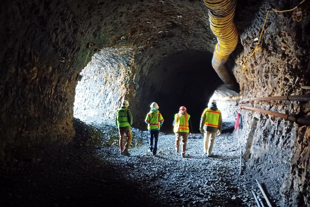 OregonDOT's tweet photo. Rock blasting and rolling slowdowns resume TODAY from 9-11AM in the #ColumbiaGorge between #CascadeLocks and Memaloose State Park. Crews are excavating the final 100 feet of the new #MitchellPoint Tunnel!
Sign up for project alerts: https://t.co/fATe3yh6cs #GorgeWork https://t.co/3DGoTaq6ax