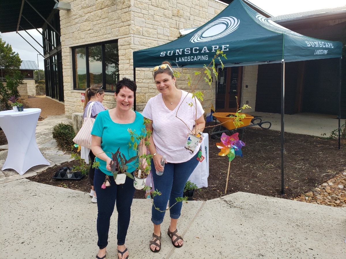 Headwaters_Life's tweet photo. It was a Spring Fling to remember! 🌸 From live music and craft beers to gardening activities and face painting for the little ones, plus a spectacular performance from @StuntMasters - Headwaters' residents had a blast! #HeadwatersLife https://t.co/5FRUKCf00N