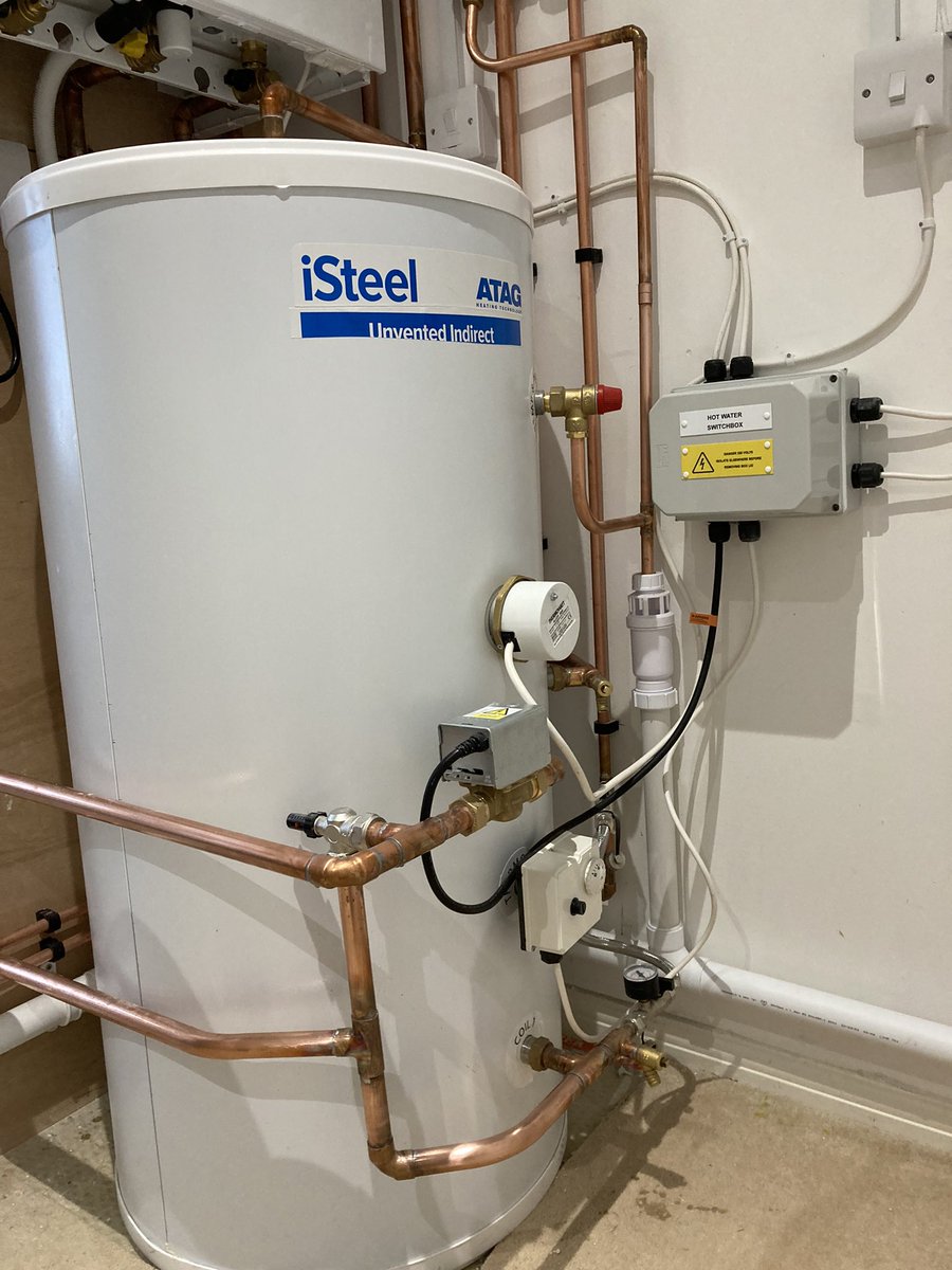 kevgasandhtg's tweet photo. Latest installation @atagheating  15kw system boiler, Atag 150 lt unvented cylinder but the brains is the Hot water switch box from @TempestDaniel providing priority hot water allowing for the correct size of boiler @CosyWarmPlumber @ThePeakyPlumber @ATAG_Ian https://t.co/oGz1Jhyks6