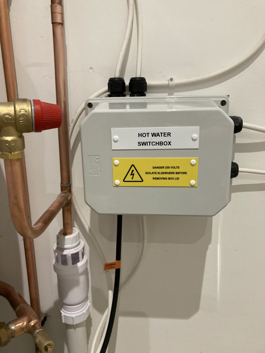 kevgasandhtg's tweet photo. Latest installation @atagheating  15kw system boiler, Atag 150 lt unvented cylinder but the brains is the Hot water switch box from @TempestDaniel providing priority hot water allowing for the correct size of boiler @CosyWarmPlumber @ThePeakyPlumber @ATAG_Ian https://t.co/oGz1Jhyks6