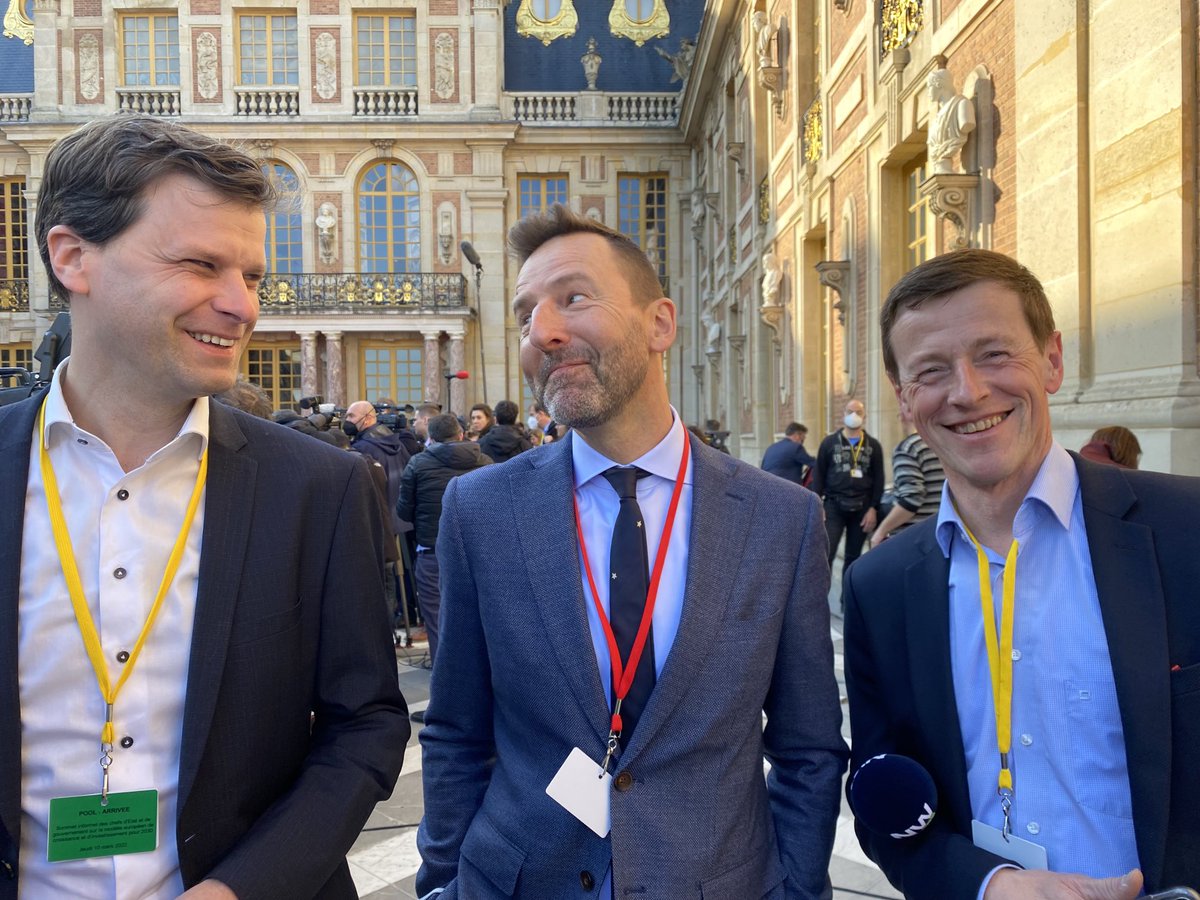 Olivebleue's tweet photo. #euco #belgianteam ⁦#versailles en attendant les dirigeants européens https://t.co/wRaSpyOhmD