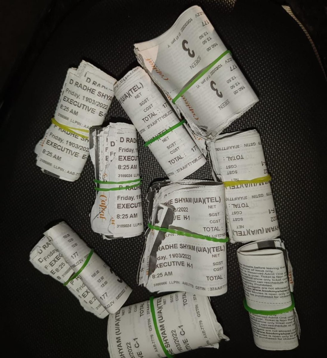 TeamPrabhasOffl's tweet photo. Vijayawada 8:25 am Show Tickets Available. for tickets DM -> @prudhvi95091139 
#Prabhas #RadheShyam https://t.co/KnKo3TOfMc